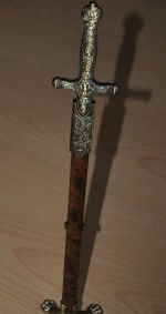 Templárský meč- nôž s podstavcom